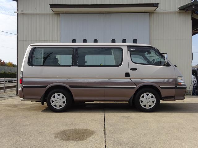 ハイエースワゴン スーパーカスタム　５速マニュアル車　ガレージ保管車　禁煙　ワンオーナー車　過去整備記録簿あり　３リッターディーゼルターボ　下回り画像　下回り防錆塗装施工済（17枚目）