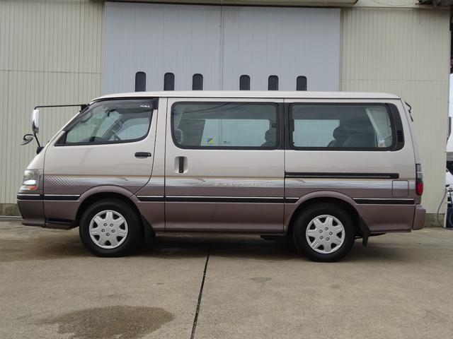ハイエースワゴン スーパーカスタム　５速マニュアル車　ガレージ保管車　禁煙　ワンオーナー車　過去整備記録簿あり　３リッターディーゼルターボ　下回り画像　下回り防錆塗装施工済（18枚目）