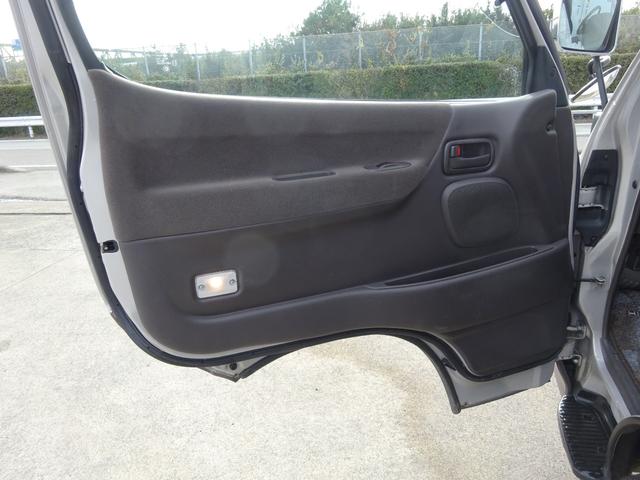 ハイエースワゴン スーパーカスタム　５速マニュアル車　ガレージ保管車　禁煙　ワンオーナー車　過去整備記録簿あり　３リッターディーゼルターボ　下回り画像　下回り防錆塗装施工済（37枚目）