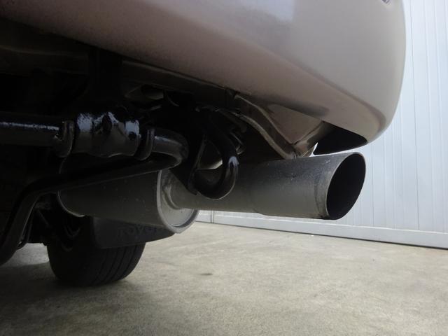 ハイエースワゴン スーパーカスタム　５速マニュアル車　ガレージ保管車　禁煙　ワンオーナー車　過去整備記録簿あり　３リッターディーゼルターボ　下回り画像　下回り防錆塗装施工済（46枚目）