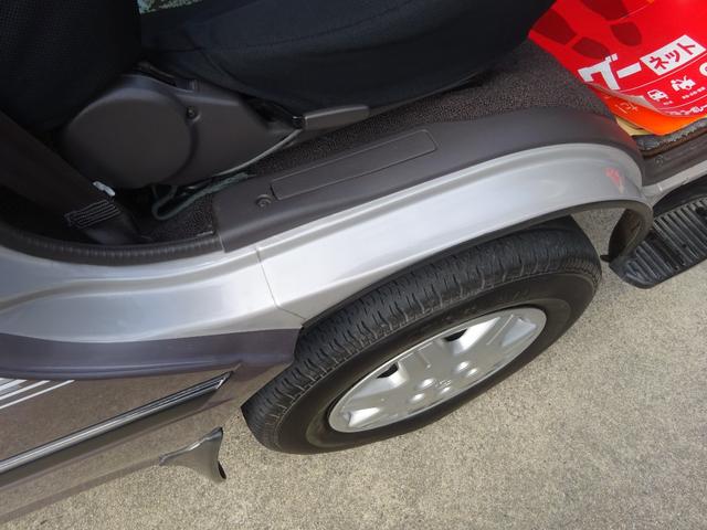 ハイエースワゴン スーパーカスタム　５速マニュアル車　ガレージ保管車　禁煙　ワンオーナー車　過去整備記録簿あり　３リッターディーゼルターボ　下回り画像　下回り防錆塗装施工済（47枚目）