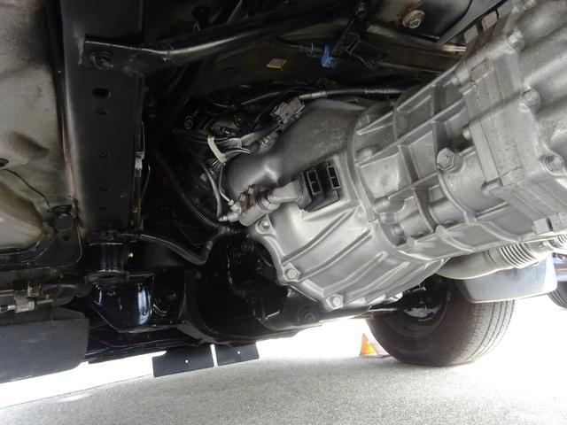 ハイエースワゴン スーパーカスタム　５速マニュアル車　ガレージ保管車　禁煙　ワンオーナー車　過去整備記録簿あり　３リッターディーゼルターボ　下回り画像　下回り防錆塗装施工済（68枚目）