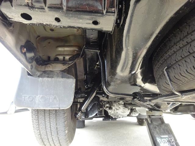 ハイエースワゴン スーパーカスタム　５速マニュアル車　ガレージ保管車　禁煙　ワンオーナー車　過去整備記録簿あり　３リッターディーゼルターボ　下回り画像　下回り防錆塗装施工済（71枚目）