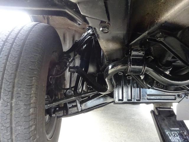ハイエースワゴン スーパーカスタム　５速マニュアル車　ガレージ保管車　禁煙　ワンオーナー車　過去整備記録簿あり　３リッターディーゼルターボ　下回り画像　下回り防錆塗装施工済（76枚目）