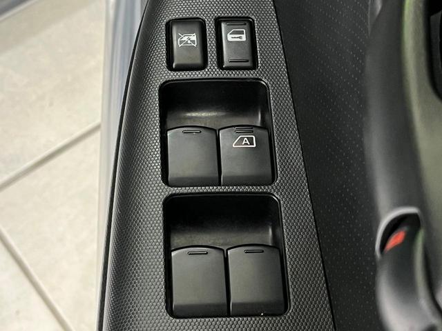 15X SV 純正オーディオ スマートキー エアコン 電格ミラー ヘッドライトレベライザー CD再生 後席格納 ドアバイザー プライバシーガラス アームレスト(34枚目)
