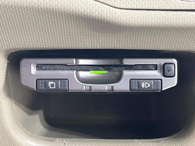 X スマートキー オートエアコン ドラレコ ETC 電動オート格納ミラー 革巻きステアリング 純正アルミ プライバシーガラス アイドリングストップ 純正オーディオ 禁煙車(4枚目)
