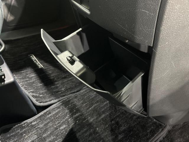 2.4Z プラチナセレクションII HDDナビ バックカメラ 両側電動ドア パワーバックドア コーナーセンサー ETC リアオートエアコン スマートキー フルセグ AUX再生 純正18インチアルミ オートライト フロントフォグ(31枚目)