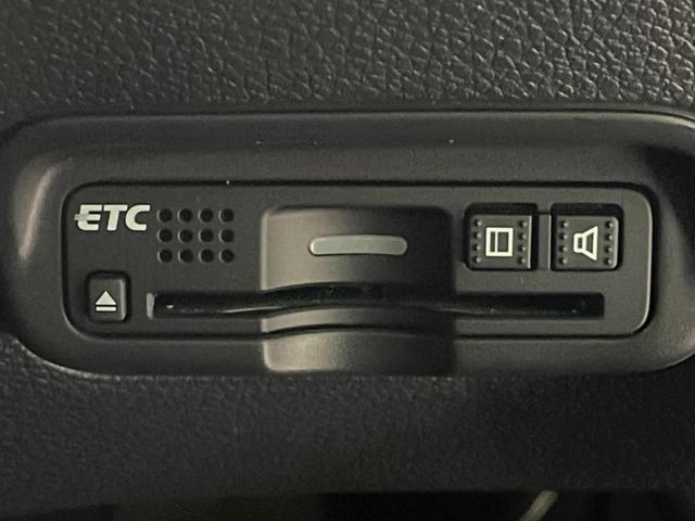 ハイブリッドZ・ホンダセンシング ナビ バックカメラ 前席シートヒーター LEDヘッド LEDフォグ フルセグ Bluetooth オートエアコン レーダークルーズ ETC 革巻ステアリング ステアリングスイッチ プライバシーガラス(8枚目)