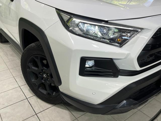 ＲＡＶ４ アドベンチャー　オフロードパッケージ　９型ディスプレイオーディオ　バックカメラ　衝突軽減装置　禁煙車　レーダークルース　パワーシート　シートベンチレーション　ＬＥＤヘッド　ＥＴＣ　ブラインドスポット　スマートキー　ルーフレール（13枚目）