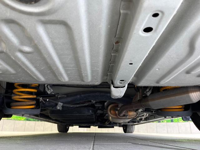 ノア ハイブリッドＧ　禁煙車　フリップダウンモニター　ＢＩＧ－Ｘ１０インチナビ　バックカメラ　両側パワースライドドア　クルーズコントロール　ＬＥＤヘッドライト　純正革巻きステアリング　ドライブレコーダー　ＥＴＣ（19枚目）