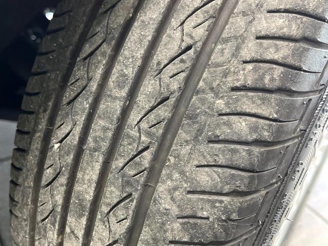 ノア ハイブリッドＧ　禁煙車　フリップダウンモニター　ＢＩＧ－Ｘ１０インチナビ　バックカメラ　両側パワースライドドア　クルーズコントロール　ＬＥＤヘッドライト　純正革巻きステアリング　ドライブレコーダー　ＥＴＣ（56枚目）