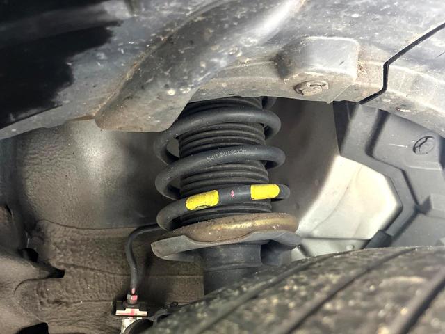 キックス Ｘ　禁煙車　純正９型ナビ　全周囲カメラ　プロパイロット　デジタルインナーミラー　ＥＴＣ　Ｂｌｕｅｔｏｏｔｈ　ＬＥＤヘッド／フォグ　革巻きステアリング　純正１７インチアルミ　コーナーセンサー　スマートキー（20枚目）
