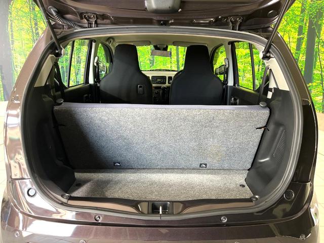 アルト Ｌ　禁煙車　オーディオ　衝突被害軽減　レーンキープ　シートヒーター　コーナーセンサー　オートライト　アイドリングストップ　トラクションコントロール　ヘッドライトレベライザー　盗難防止装置（11枚目）
