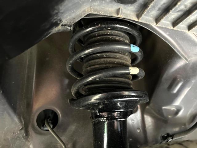 アルト Ｌ　禁煙車　オーディオ　衝突被害軽減　レーンキープ　シートヒーター　コーナーセンサー　オートライト　アイドリングストップ　トラクションコントロール　ヘッドライトレベライザー　盗難防止装置（44枚目）