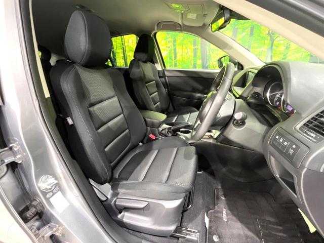 ＣＸ－５ ＸＤ　禁煙車　サイド・バックカメラ　ディスプレイオーディオ　衝突軽減装置　ＥＴＣ　Ｂｌｕｔｏｏｔｈ　クルーズコントロール　革巻きステアリング　デュアルオートエアコン　純正１７インチアルミ（9枚目）