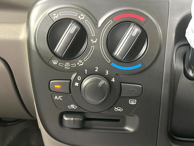 エブリイ ＰＡリミテッド　禁煙車　セーフティサポート　コーナーセンサー　オートハイビーム　オートライト　車線逸脱警報　パワーウィンドウ　アイドリングストップ　オーディオ　ヘッドライトレベライザー（25枚目）