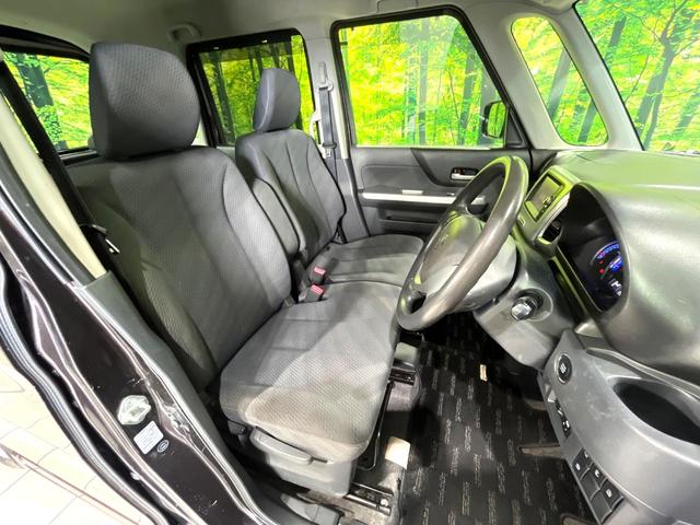 運転席シート廻りは使用感も少なく、良好な状態となっています。丁寧に使われていたことがよくわかりますね。