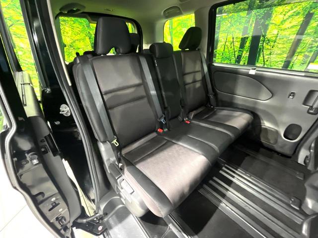 セレナ ハイウェイスターＧ　禁煙車　プロパイロット　純正９型ナビ　全周囲カメラ　フリップダウン　両側電動スライド　ＬＥＤヘッド　シートヒーター　純正１６インチアルミ　革巻きステアリング　リアオートエアコン　ＥＴＣ　フォグ（9枚目）