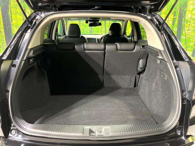 ヴェゼル ハイブリッドZ・ホンダセンシング 禁煙車 純正8型ナビ バックカメラ レーダークルーズ LEDヘッドライト シートヒーター コーナーセンサー ハーフレザーシート 革巻きステアリング 純正17インチアルミ パドルシフト オートライト(10枚目)
