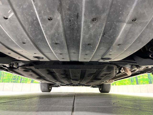 ヴェゼル ハイブリッドZ・ホンダセンシング 禁煙車 純正8型ナビ バックカメラ レーダークルーズ LEDヘッドライト シートヒーター コーナーセンサー ハーフレザーシート 革巻きステアリング 純正17インチアルミ パドルシフト オートライト(19枚目)