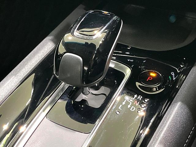ヴェゼル ハイブリッドZ・ホンダセンシング 禁煙車 純正8型ナビ バックカメラ レーダークルーズ LEDヘッドライト シートヒーター コーナーセンサー ハーフレザーシート 革巻きステアリング 純正17インチアルミ パドルシフト オートライト(22枚目)