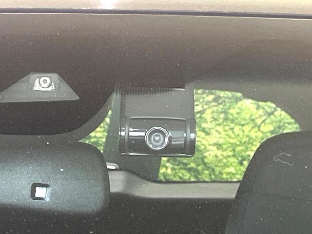 ヴェゼル ハイブリッドZ・ホンダセンシング 禁煙車 純正8型ナビ バックカメラ レーダークルーズ LEDヘッドライト シートヒーター コーナーセンサー ハーフレザーシート 革巻きステアリング 純正17インチアルミ パドルシフト オートライト(27枚目)