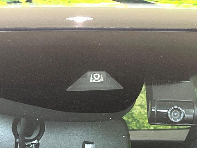 ヴェゼル ハイブリッドZ・ホンダセンシング 禁煙車 純正8型ナビ バックカメラ レーダークルーズ LEDヘッドライト シートヒーター コーナーセンサー ハーフレザーシート 革巻きステアリング 純正17インチアルミ パドルシフト オートライト(28枚目)