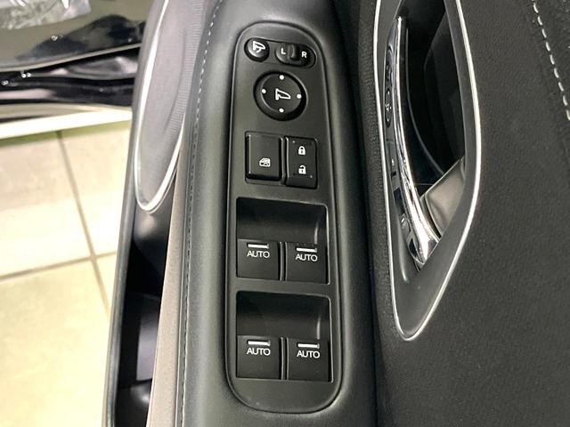 ヴェゼル ハイブリッドZ・ホンダセンシング 禁煙車 純正8型ナビ バックカメラ レーダークルーズ LEDヘッドライト シートヒーター コーナーセンサー ハーフレザーシート 革巻きステアリング 純正17インチアルミ パドルシフト オートライト(45枚目)