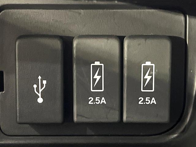 N-BOXカスタム G・Lホンダセンシング 禁煙車 電動スライドドア 純正8型ナビ ホンダセンシング アダプティブクルーズ バックカメラ ETC Bluetooth フルセグ スマートキー LEDヘッドライト/フォグ ステアリングスイッチ(40枚目)