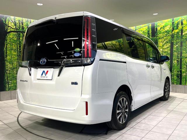 エスクァイア ハイブリッドGi プレミアムパッケージ 禁煙車 純正9型ナビ フリップダウンモニター 両側電動スライドドア セーフティセンス バックカメラ シートヒーター LEDヘッドライト クルーズコントロール ステアリングヒーター オートハイビーム(17枚目)