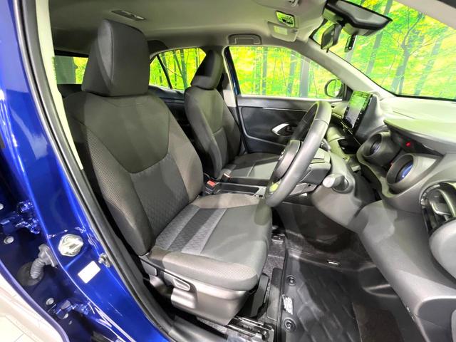 ヤリスクロス ハイブリッドＧ　禁煙車　純正８型ナビ　全周囲カメラ　レーダークルーズ　ブラインドスポットモニター　トヨタセーフティセンス　オートハイビーム　ＥＴＣ　Ｂｌｕｅｔｏｏｔｈ再生　ＬＥＤヘッドライト　１６インチアルミホイール（8枚目）