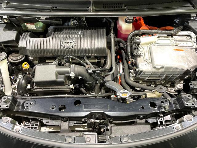 シエンタ ハイブリッドG クエロ 禁煙車 両側電動スライドドア 純正9型ナビ 全周囲カメラ トヨタセーフティセンス ステアリングヒーター コーナーセンサー シートヒーター レーンキープ LEDヘッド ETC クルコン オートハイビーム(18枚目)