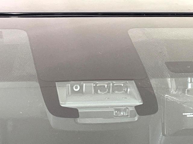 シエンタ ハイブリッドG クエロ 禁煙車 両側電動スライドドア 純正9型ナビ 全周囲カメラ トヨタセーフティセンス ステアリングヒーター コーナーセンサー シートヒーター レーンキープ LEDヘッド ETC クルコン オートハイビーム(24枚目)