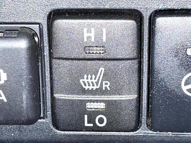 シエンタ ハイブリッドG クエロ 禁煙車 両側電動スライドドア 純正9型ナビ 全周囲カメラ トヨタセーフティセンス ステアリングヒーター コーナーセンサー シートヒーター レーンキープ LEDヘッド ETC クルコン オートハイビーム(34枚目)