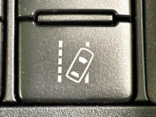 シエンタ ハイブリッドG クエロ 禁煙車 両側電動スライドドア 純正9型ナビ 全周囲カメラ トヨタセーフティセンス ステアリングヒーター コーナーセンサー シートヒーター レーンキープ LEDヘッド ETC クルコン オートハイビーム(37枚目)