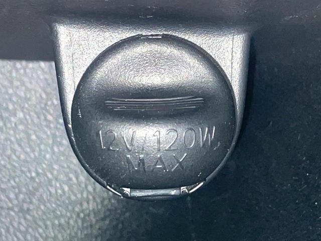 シエンタ ハイブリッドG クエロ 禁煙車 両側電動スライドドア 純正9型ナビ 全周囲カメラ トヨタセーフティセンス ステアリングヒーター コーナーセンサー シートヒーター レーンキープ LEDヘッド ETC クルコン オートハイビーム(41枚目)