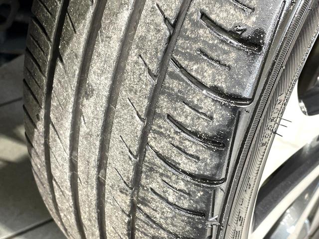 シエンタ ハイブリッドG クエロ 禁煙車 両側電動スライドドア 純正9型ナビ 全周囲カメラ トヨタセーフティセンス ステアリングヒーター コーナーセンサー シートヒーター レーンキープ LEDヘッド ETC クルコン オートハイビーム(60枚目)