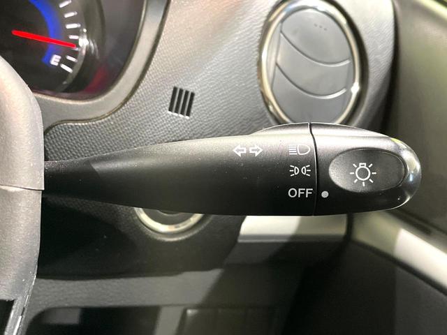 ワゴンＲスティングレー Ｘ　禁煙車　スマートキー　ＨＩＤヘッド　オートエアコン　１４インチアルミ　革巻きステアリング　ＣＤ再生　フォグライト　電動格納ミラー　プライバシーガラス　アームレスト　シートアンダーボックス（32枚目）