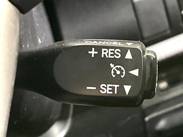 ノア Ｓｉ　ダブルバイビー　禁煙車　両側電動スライドドア　純正１０型ナビ　バックカメラ　セーフティセンス　クルーズコントロール　スマートキー　ＬＥＤヘッド　ＥＴＣ　オートハイビーム　車線逸脱警報　デュアルオートエアコン（7枚目）