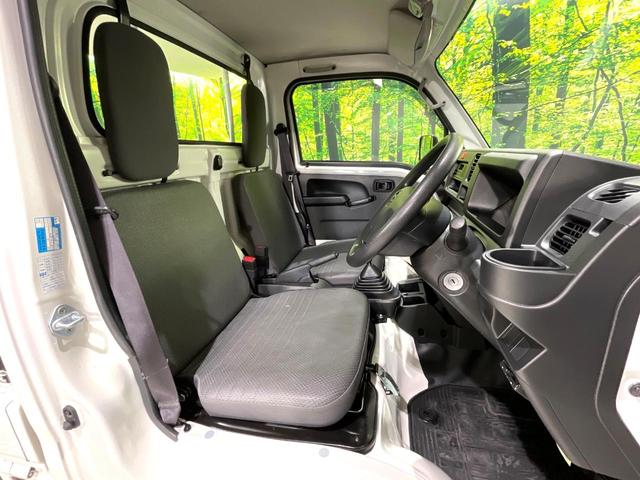 運転席シート廻りは使用感も少なく、良好な状態となっています。丁寧に使われていたことがよくわかりますね。