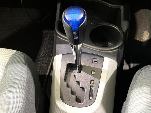 アクア S 禁煙車 純正ナビ バックカメラ スマートキー オートライト オートエアコン Bluetooth再生 電動格納ミラー ステアリングスイッチ ウインカーミラー 盗難防止装置(27枚目)