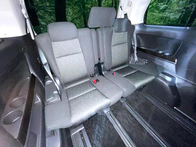 アルファード ２４０Ｓ　Ｃパッケージ　禁煙車　サンルーフ　両側電動スライドドア　フリップダウンモニター　ディスプレイオーディオ　バックカメラ　パワーバックドア　パワーシート　二列目シートオットマン　コーナーセンサー　リアオートエアコン（10枚目）