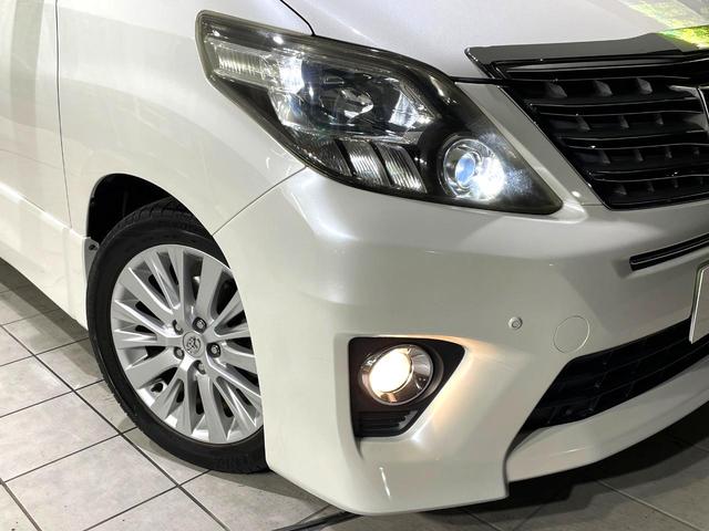 アルファード ２４０Ｓ　Ｃパッケージ　禁煙車　サンルーフ　両側電動スライドドア　フリップダウンモニター　ディスプレイオーディオ　バックカメラ　パワーバックドア　パワーシート　二列目シートオットマン　コーナーセンサー　リアオートエアコン（12枚目）