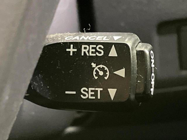 アルファード ２４０Ｓ　Ｃパッケージ　禁煙車　サンルーフ　両側電動スライドドア　フリップダウンモニター　ディスプレイオーディオ　バックカメラ　パワーバックドア　パワーシート　二列目シートオットマン　コーナーセンサー　リアオートエアコン（31枚目）