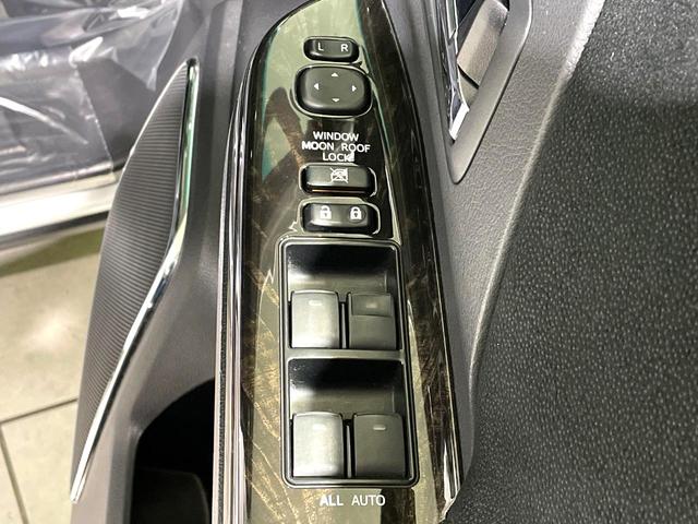 アルファード ２４０Ｓ　Ｃパッケージ　禁煙車　サンルーフ　両側電動スライドドア　フリップダウンモニター　ディスプレイオーディオ　バックカメラ　パワーバックドア　パワーシート　二列目シートオットマン　コーナーセンサー　リアオートエアコン（44枚目）