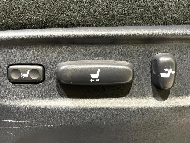 アルファード ２４０Ｓ　Ｃパッケージ　禁煙車　サンルーフ　両側電動スライドドア　フリップダウンモニター　ディスプレイオーディオ　バックカメラ　パワーバックドア　パワーシート　二列目シートオットマン　コーナーセンサー　リアオートエアコン（45枚目）