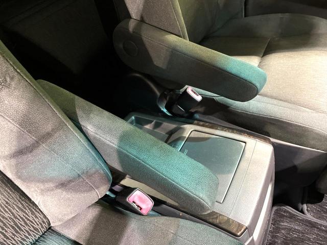 アルファード ２４０Ｓ　Ｃパッケージ　禁煙車　サンルーフ　両側電動スライドドア　フリップダウンモニター　ディスプレイオーディオ　バックカメラ　パワーバックドア　パワーシート　二列目シートオットマン　コーナーセンサー　リアオートエアコン（47枚目）