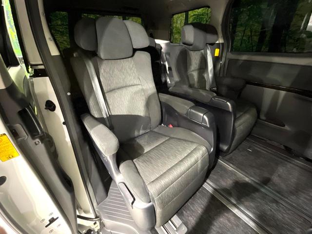 アルファード ２４０Ｓ　Ｃパッケージ　禁煙車　サンルーフ　両側電動スライドドア　フリップダウンモニター　ディスプレイオーディオ　バックカメラ　パワーバックドア　パワーシート　二列目シートオットマン　コーナーセンサー　リアオートエアコン（50枚目）