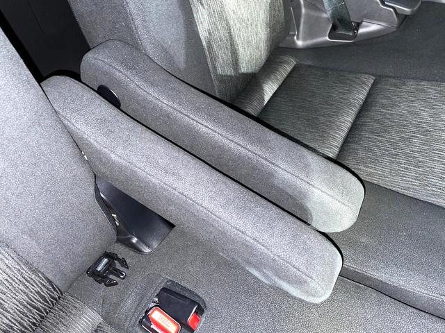 アルファード ２４０Ｓ　Ｃパッケージ　禁煙車　サンルーフ　両側電動スライドドア　フリップダウンモニター　ディスプレイオーディオ　バックカメラ　パワーバックドア　パワーシート　二列目シートオットマン　コーナーセンサー　リアオートエアコン（51枚目）