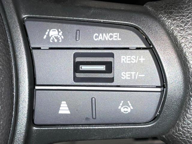 【アダプティブクルーズコントロール】高速道路での長距離走行が楽に！！自動で速度を保つクルーズコントロールが、衝突軽減システムと連携し、前方の車両を感知して車間を保つように速度調節してくれます！！